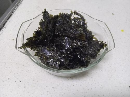 紫菜里面的白色调味包能吃吗