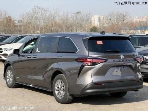 塞纳2022款豪华版和尊贵版区别