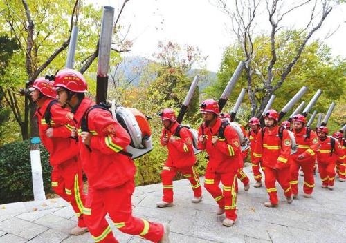 森林消防和城市消防训练哪个累