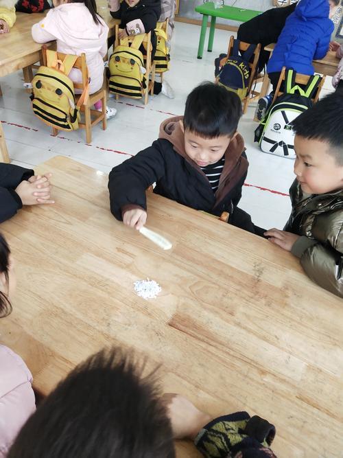 铁和什么摩擦可以产生静电