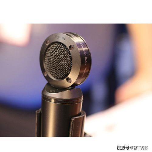 炫彩机师配音叫啥名