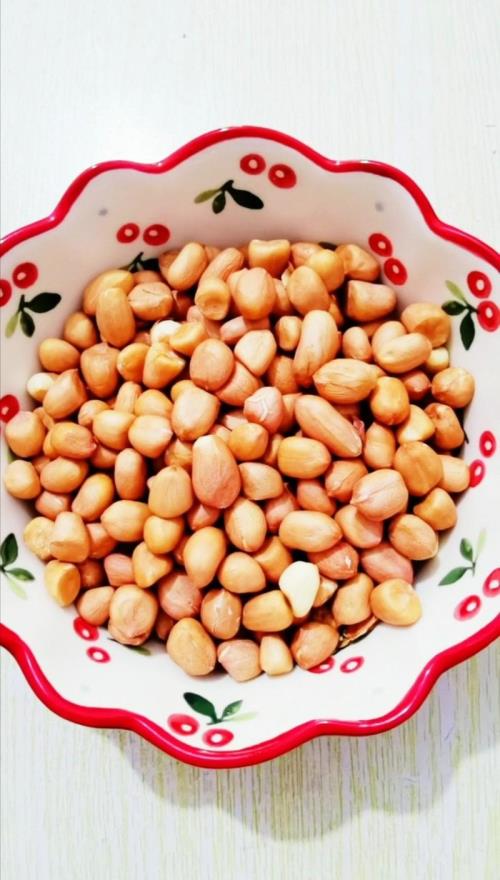 无油干炒五香花生米的做法