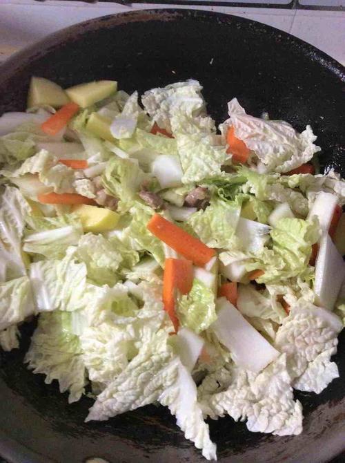 白菜可以和萝卜一起煮着吃吗