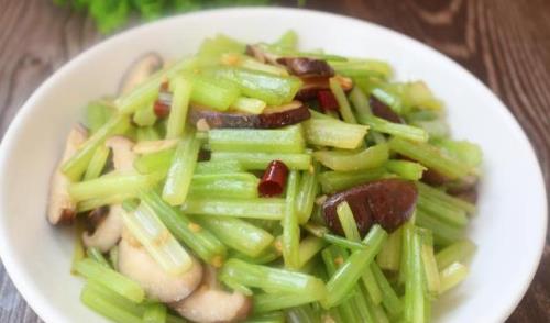 炒芹菜怎么炒