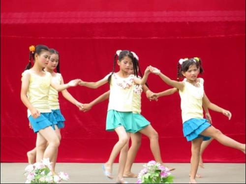 赞美幼儿舞蹈踏浪唯美句子