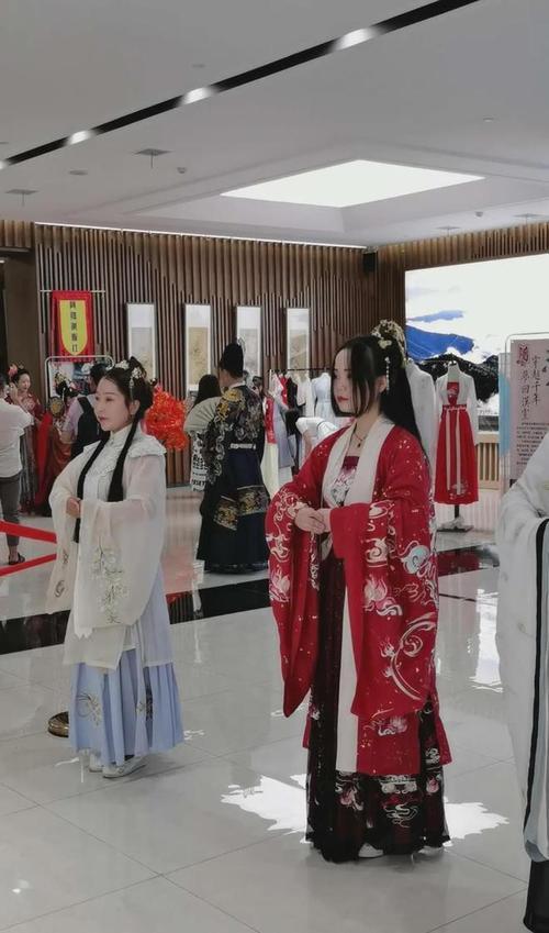 万福礼和跪拜礼区别