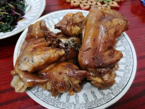 猪蹄做法卤猪蹄