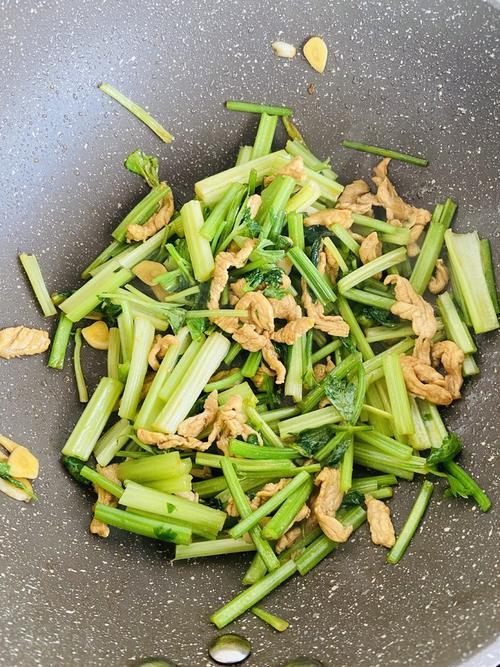 香芹炒肉的做法王刚