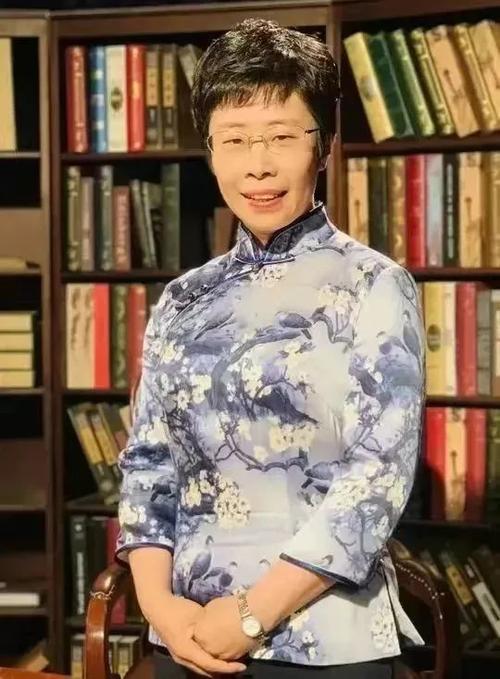 蒙曼是哪个学校的