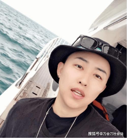 女主叫叶箐的小说