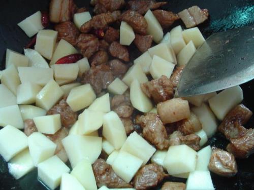 洋葱土豆烧肉是怎么做的