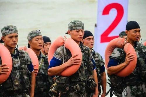 泅渡是什么意思