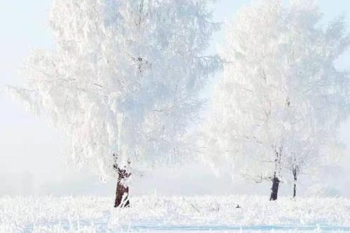 古城下雪文案