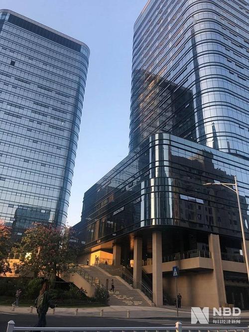荣耀是哪个公司