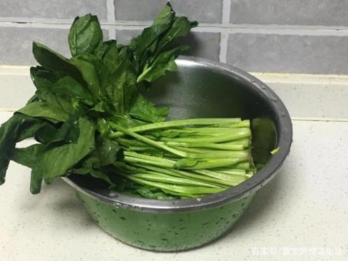 菠菜焯水多长时间