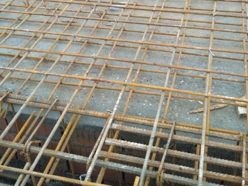 双层双向楼板上下两层筋的间距