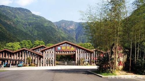 明月山高度是多少千米