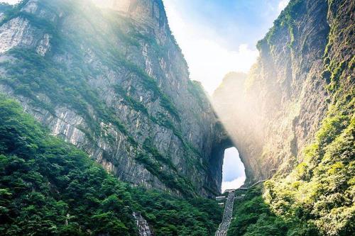 张家界天门山是谁建的