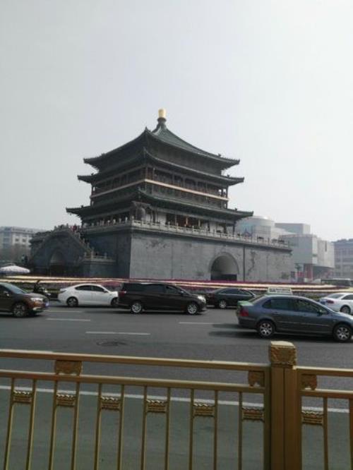 西安钟楼地铁站多少个出口