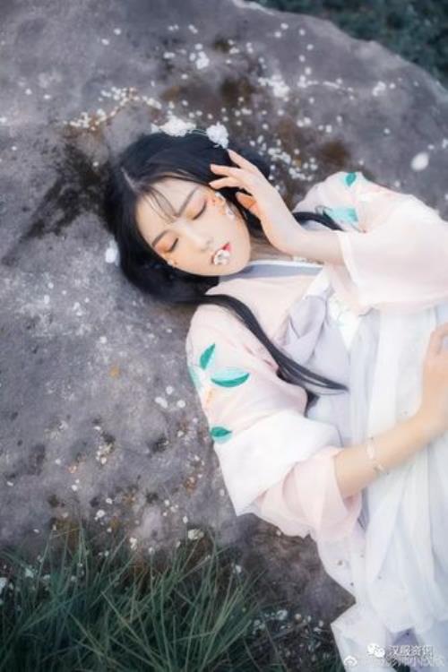 哪种女生称得上白月光