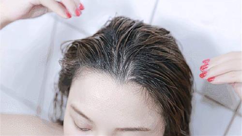 头发自然干好看还是吹干好看