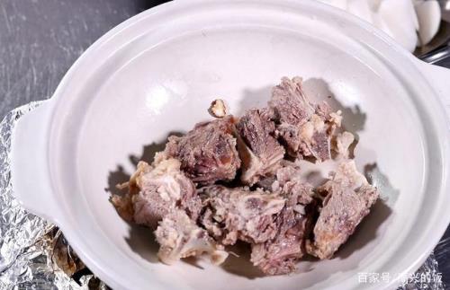 牛骨汤放什么香料比较好
