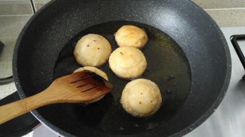 糯米粉炸油炸糕怎么和面