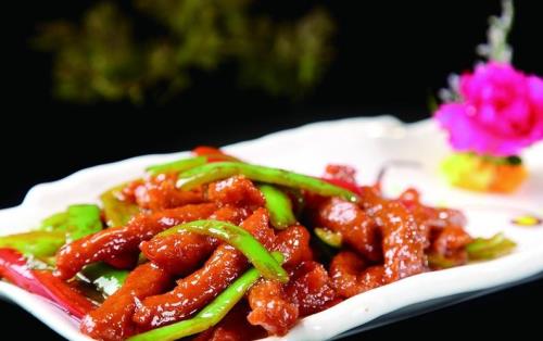 王刚牛柳炒青椒做法