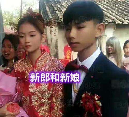 面庞稚嫩的意思