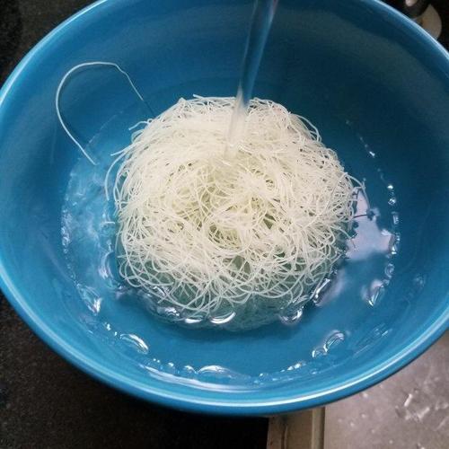 如何泡发干米粉