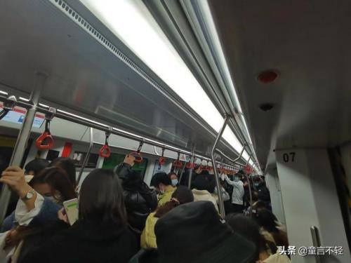 地铁晚上运行吗