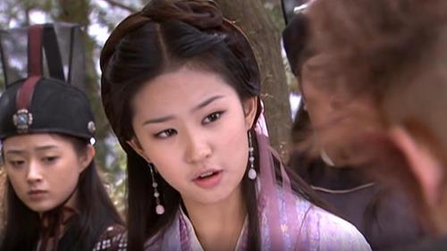 天涯刘亦菲早年经历过什么