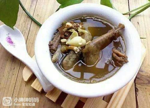 坐月子如何煲鸽子汤