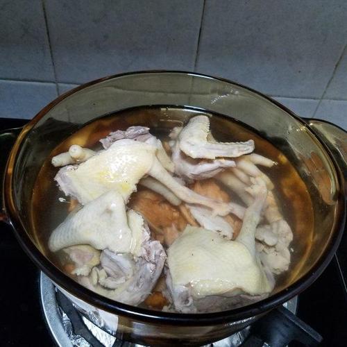 炖鸽子汤放什么材料