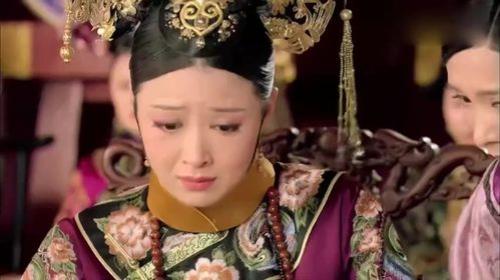甄嬛传里的华妃是第几集死的