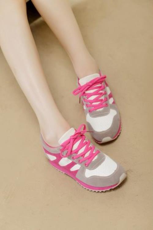 匡宏女鞋是什么品牌