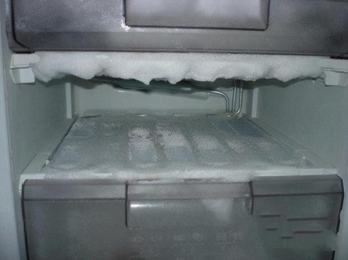 冰箱里冻东西时怎样带冰
