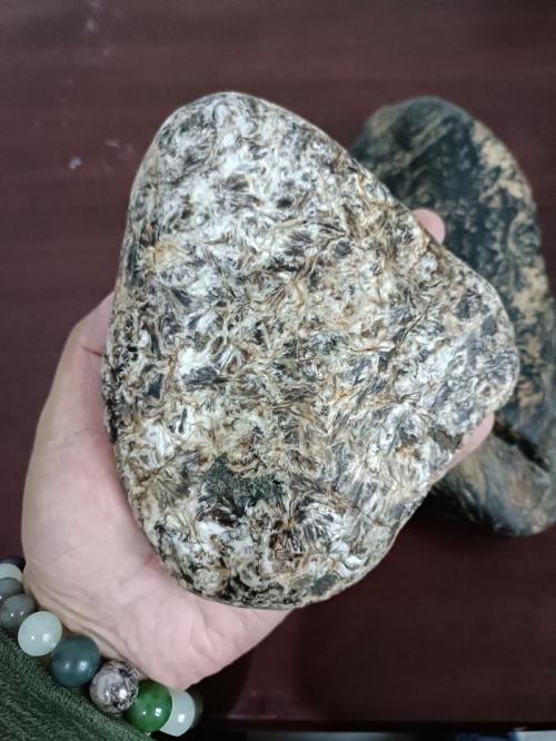 艾特莱斯玉石特征