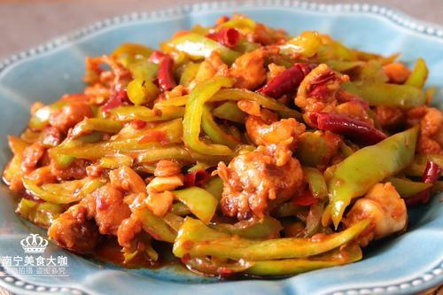 青椒炒鸡肉的家常做法