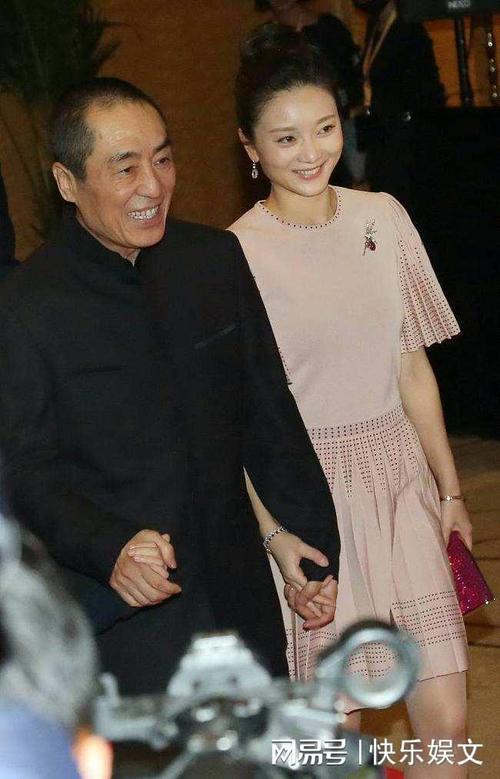 张艺谋究竟有几个老婆几个子