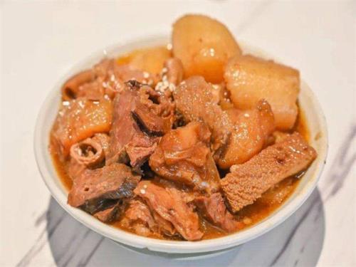 萝卜怎么煮萝卜煲牛杂