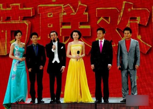 2021年央视春晚主持人全部名单