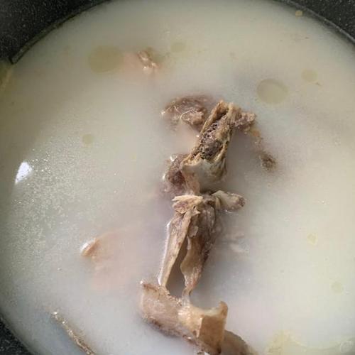 牛骨头汤的做法