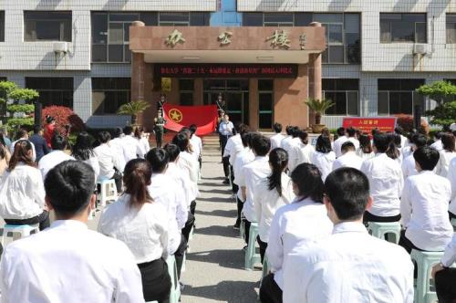 大学进入部门好入团吗