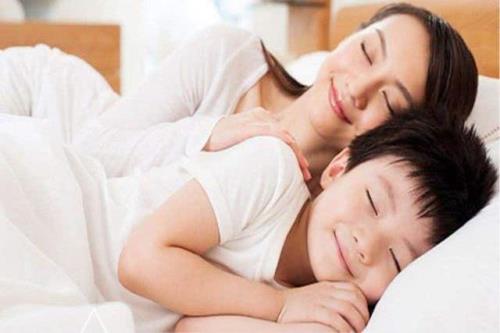 怎么试探妈妈睡没睡着