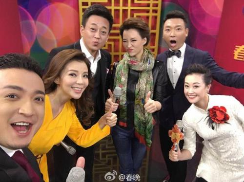 今年春晚主持人为什么没有董卿