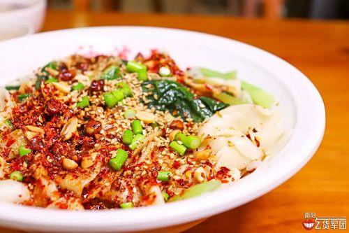 油泼面为什么分两次泼油