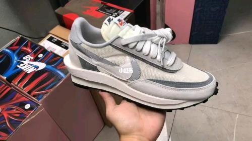 sacai30尺码买大还是偏小