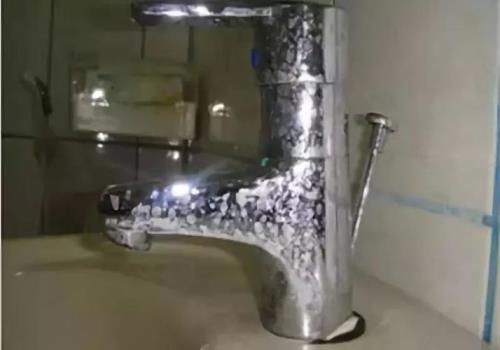 不锈钢生锈怎样清除