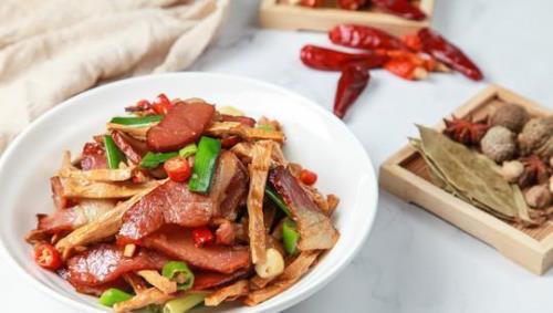 怎样炒腊肉好吃